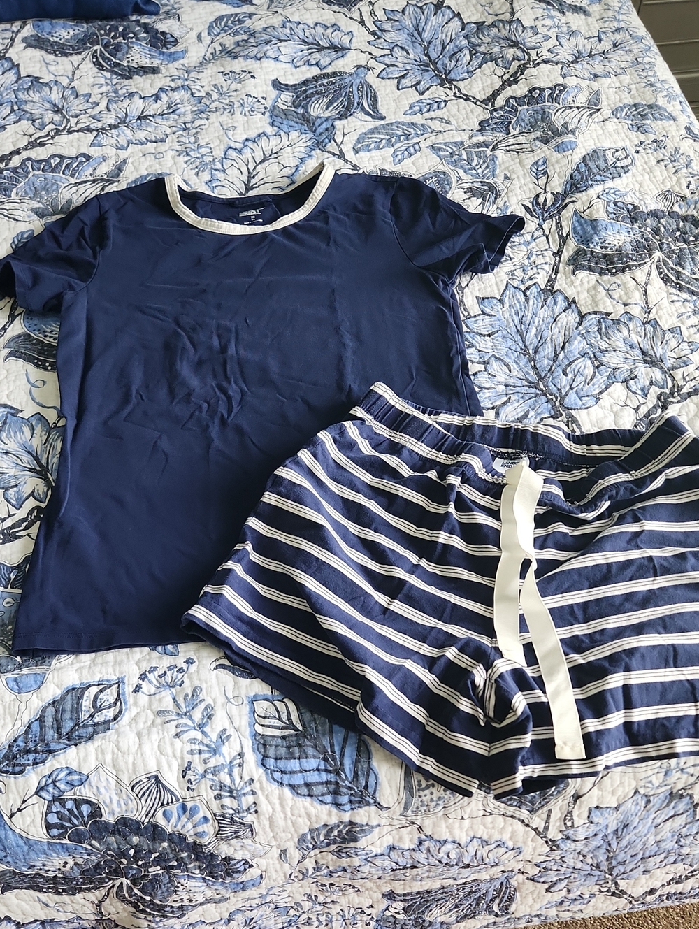 Lands' End Navy Blue Short Sleeve Pajama Top & Striped Shorts Set size XS